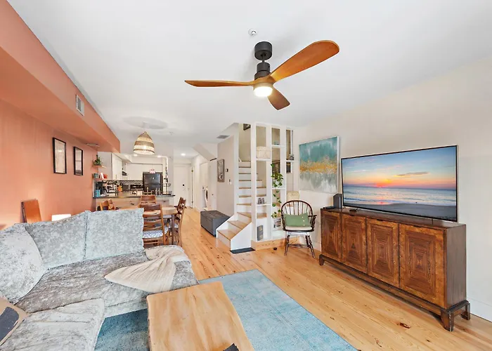Boho Bay View Townhome W 2 King