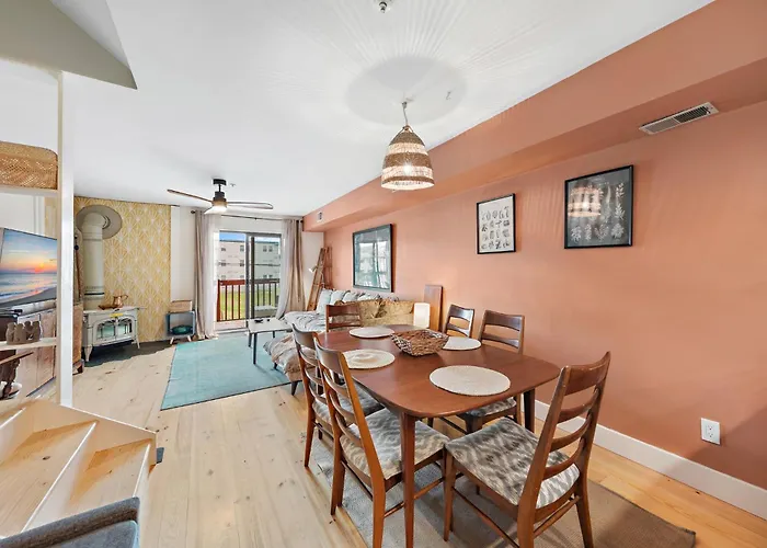 Boho Bay View Townhome W 2 King Hébergement de vacances