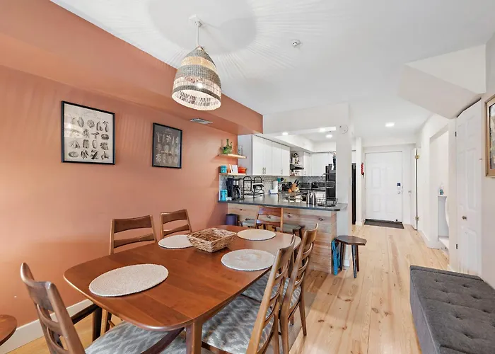 Boho Bay View Townhome W 2 King Hébergement de vacances