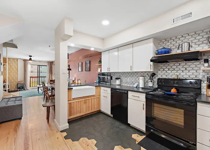 Boho Bay View Townhome W 2 King