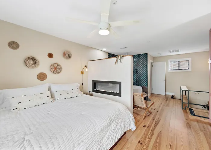 Boho Bay View Townhome W 2 King Hébergement de vacances
